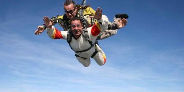 daring activities skydiving||