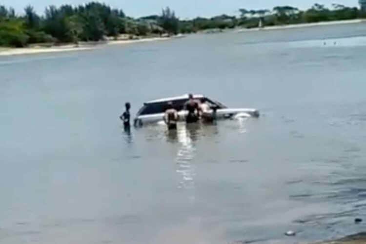 Range Rover pelican island reckless driver