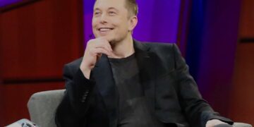 Elon Musk to buy Twitter for original price