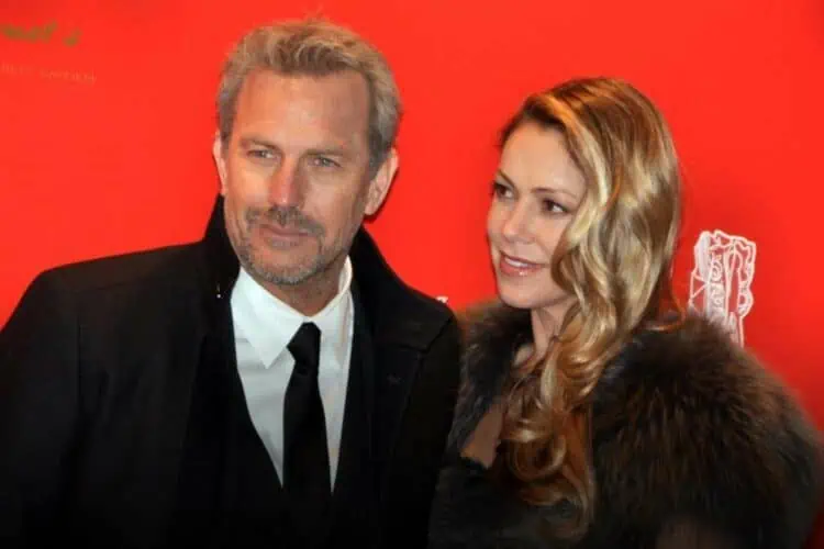 Kevin costner wife divorce move out