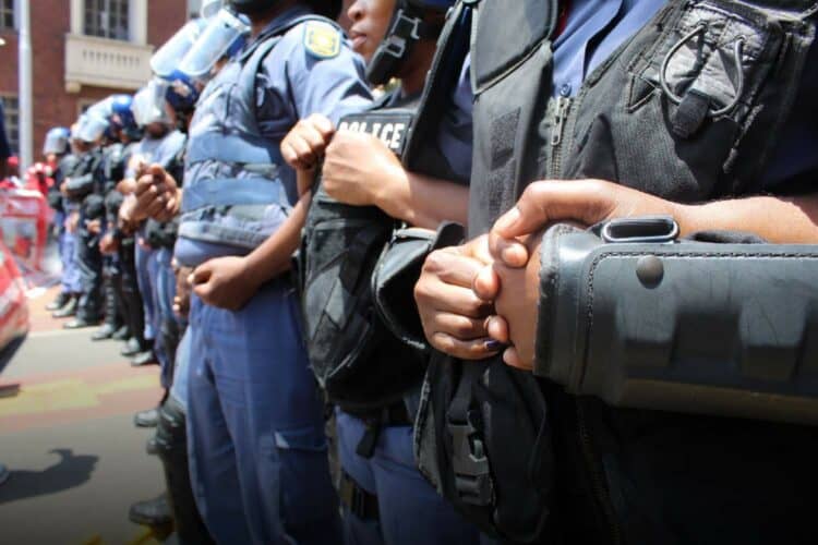 Cape Town taxi strike hotspot areas to avoid saps police protests riots