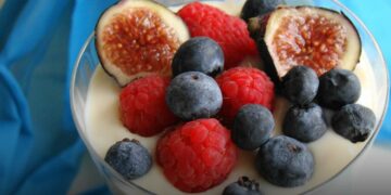 greek yoghurt mixed berries easy recipes