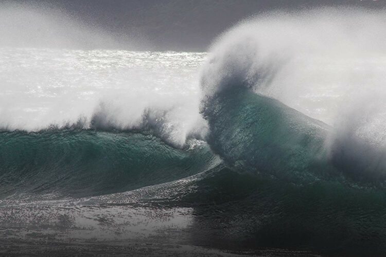 freak waves South Africa causes prevalence