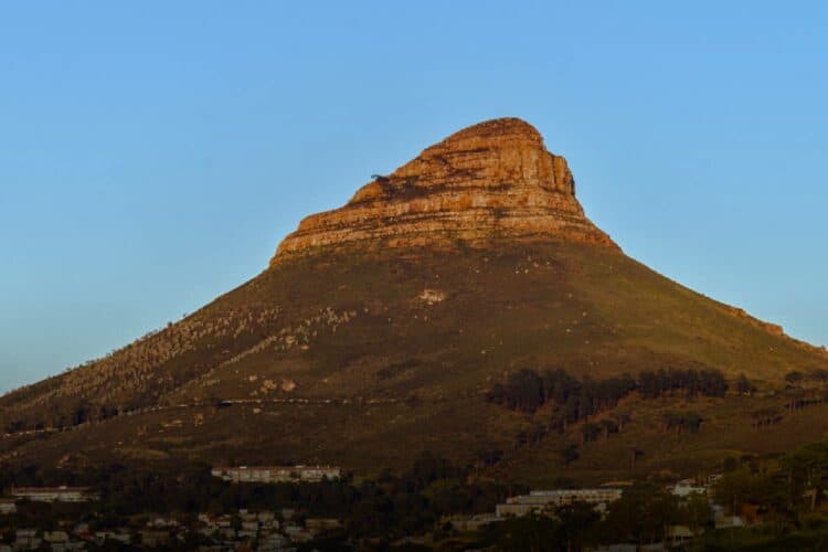 Lion's Head trails Cape Town robbers