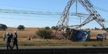 olifantsfontein drive nellmapius drive road closure power lines collapse