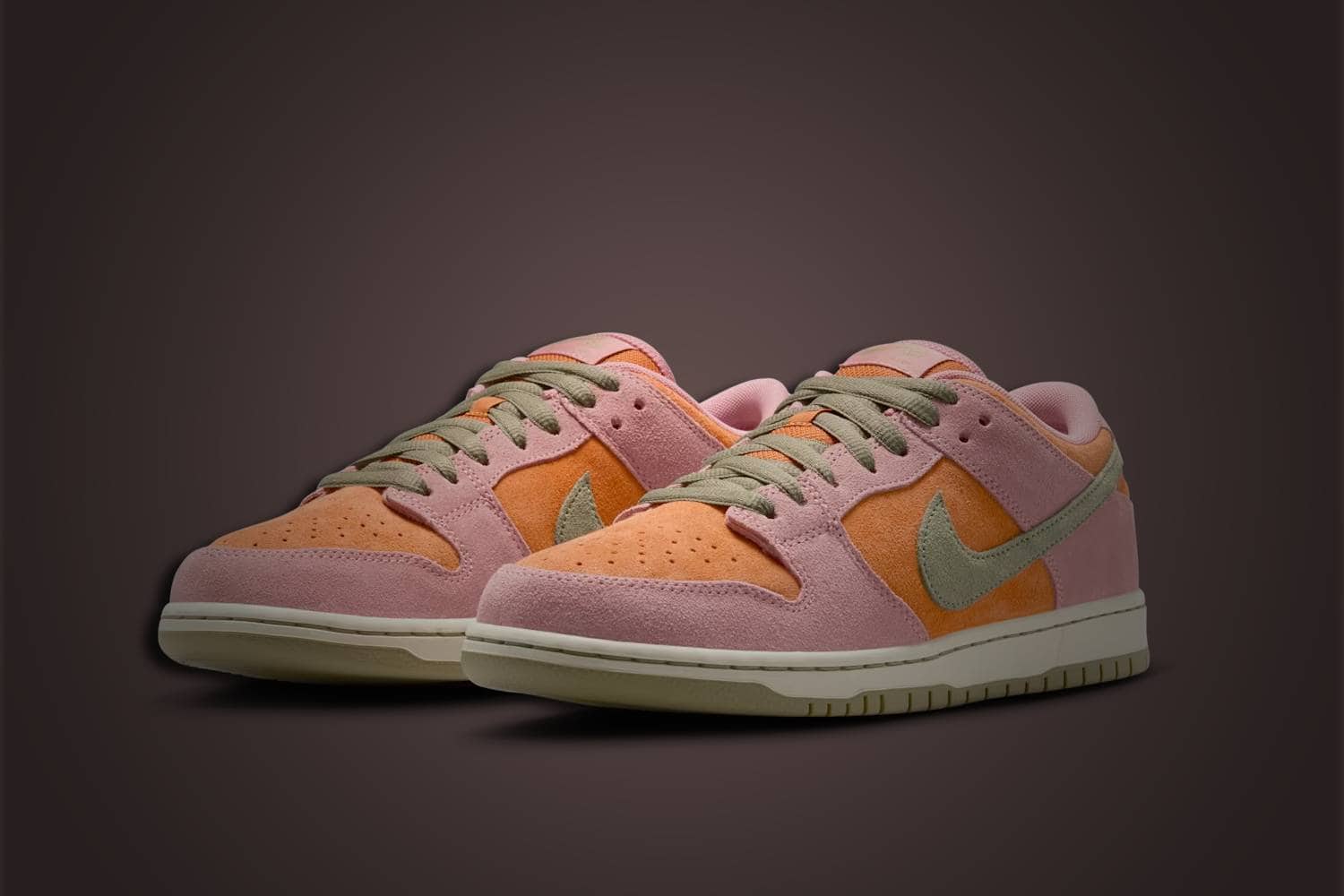 Nike SB Dunk Low Pro
Red Stardust and Monarch