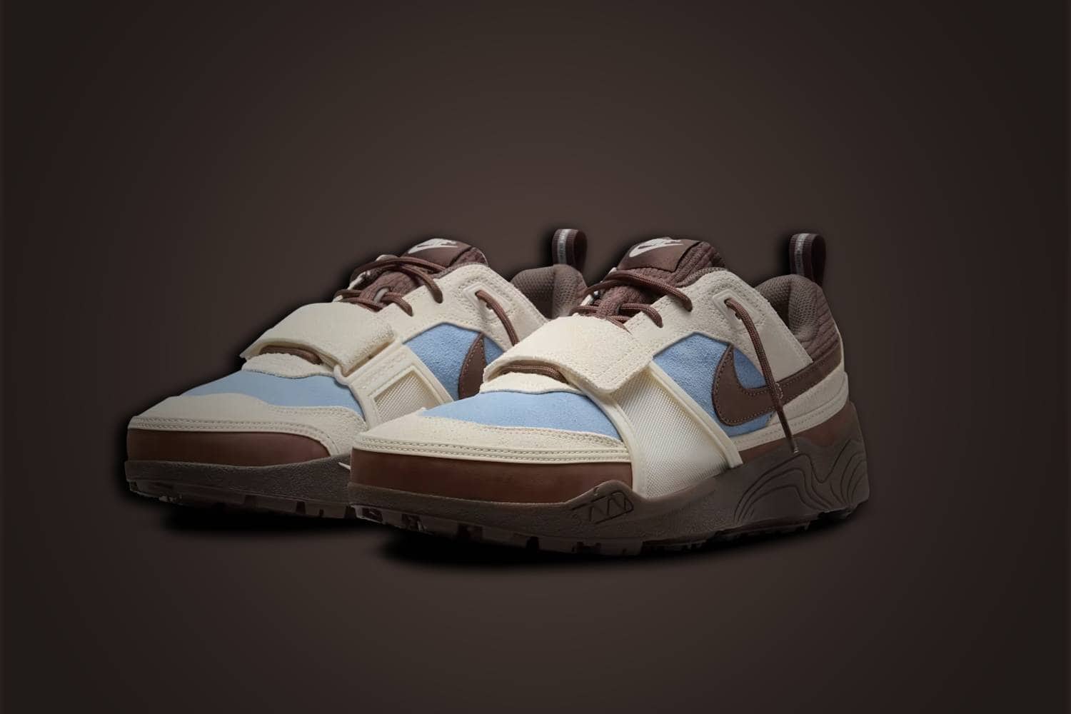 Zoom Field Jaxx
Pale Ivory and Leche Blue